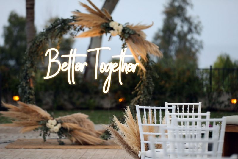 Neón Better Together